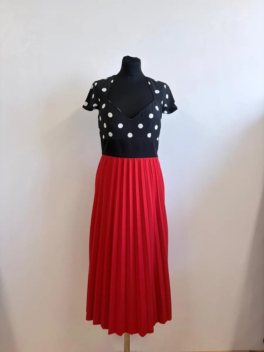 Shaped-Neckline Viscose Dress