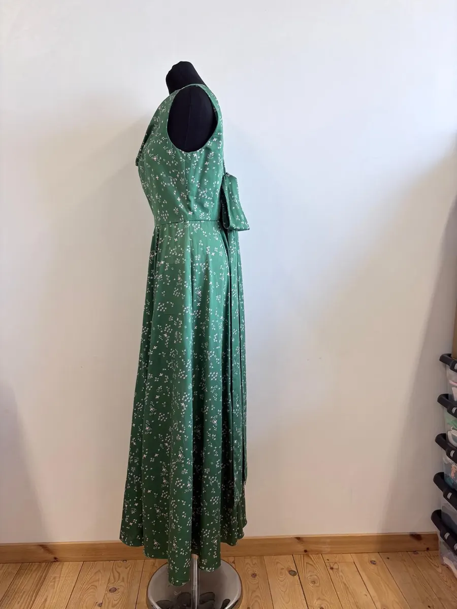 Open-Back Cotton Dress detail 1