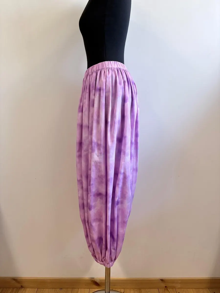 Elasticated-Cuff Trousers detail 1