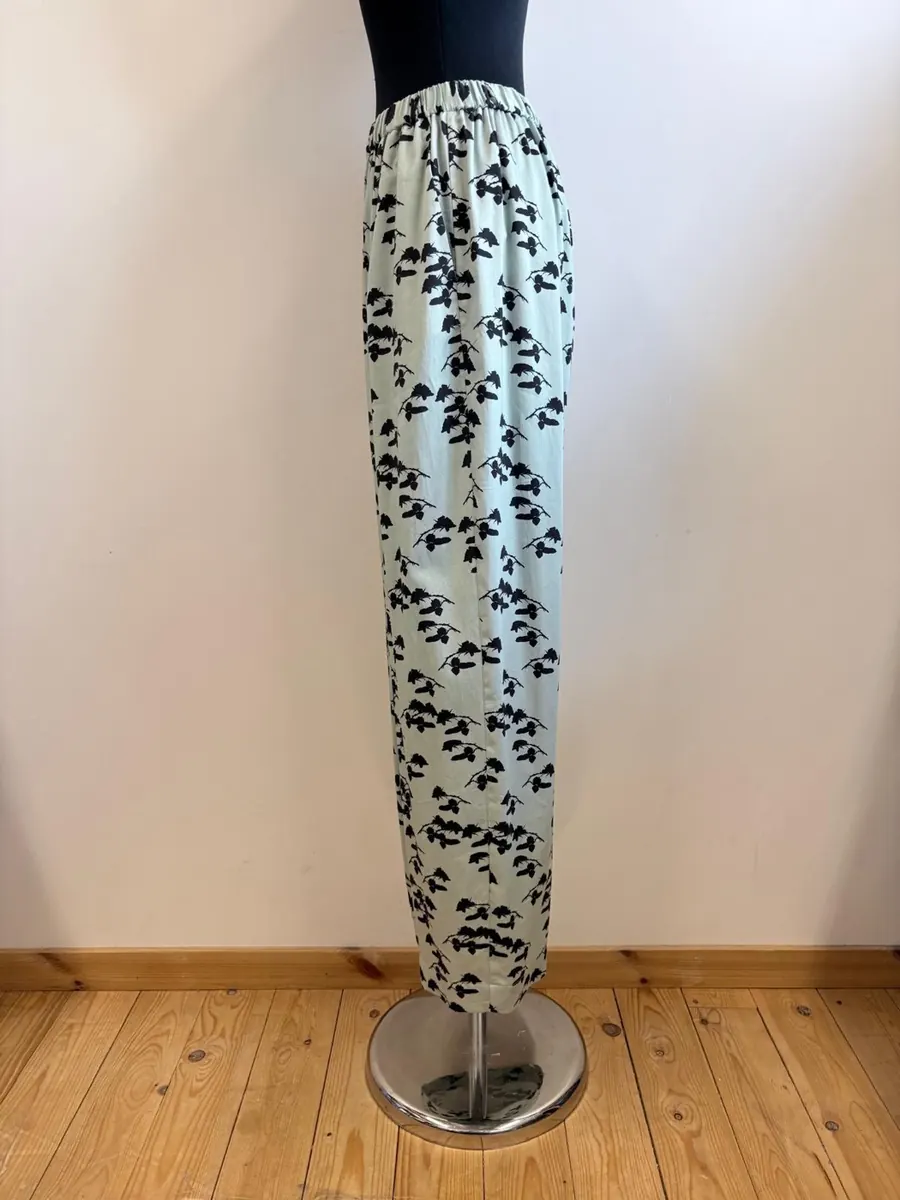 Sculptural Pleat Trousers detail 1